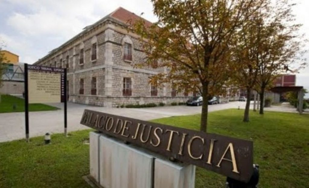 Edificio de Audiencia Provincial de Cantabria.