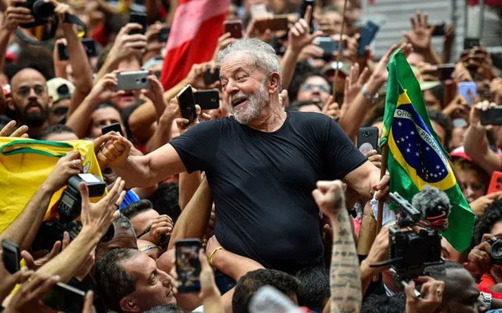 Lula Da Silva, el nuevo Presidente de Brasil en una marea de gente | Fuente: EFE