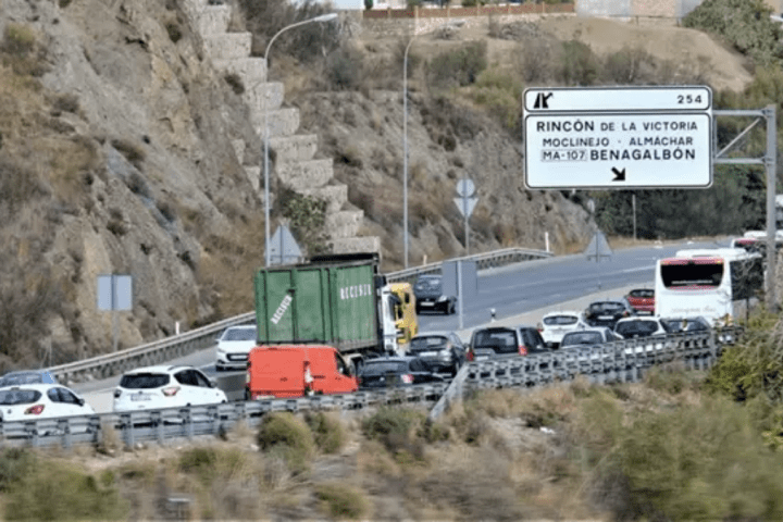 Archivo - Autovía A-7 en la provincia de Málaga.