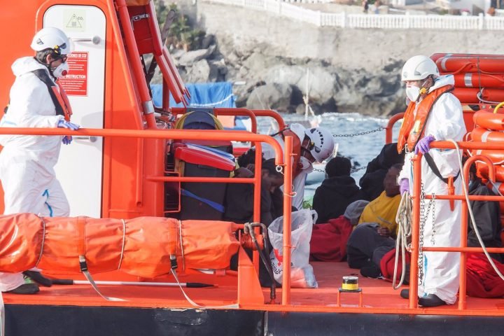 Rescate de migrantes en aguas españolas