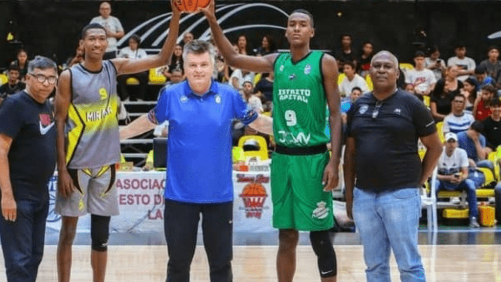 En el afán de seguir apostando por el desarrollo del talento local, la Federación Venezolana de Baloncesto (FVB) trabaja en la Superliga Nacional. / Fuente: Superliga