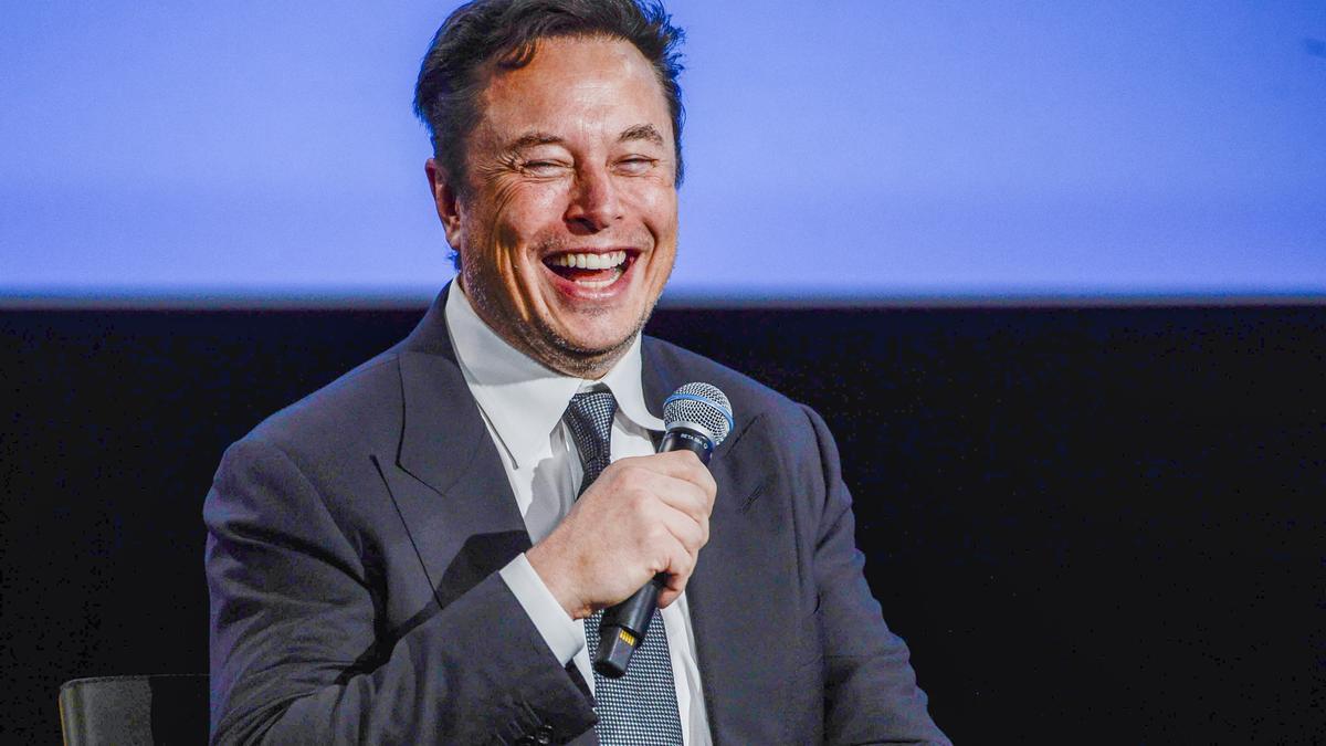 Elon Musk anuncia lanzamiento de una inteligencia artificial xAI