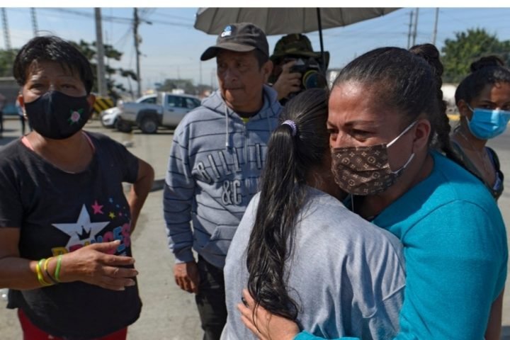 Las autoridades están actuando para hacer frente a esta situación, con la esperanza de devolver la estabilidad y la seguridad a una de las cárceles más peligrosas de Ecuador. | Fuente: Voz Latina