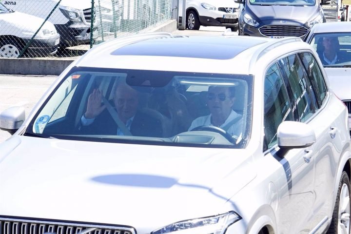 Juan Carlos I a su llegada a Sanxenxo, Galicia