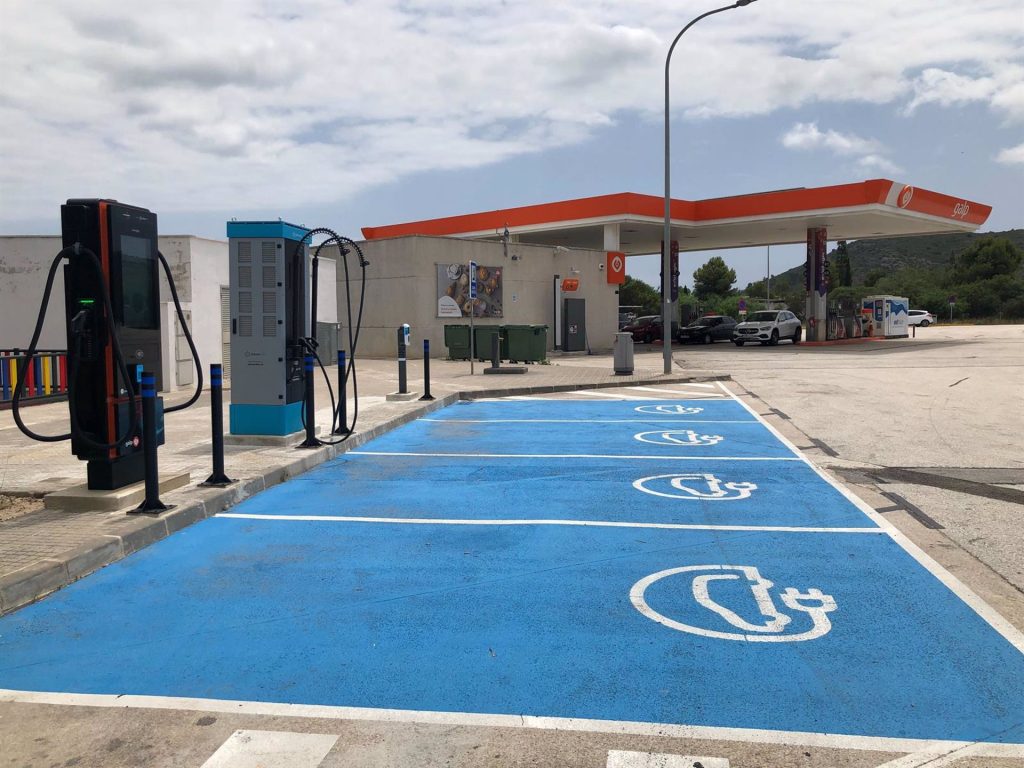 Estación de recarga para coches eléctricos