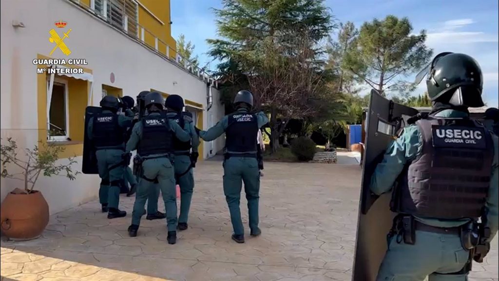 Detenidos los 3 líderes de una secta instalada en Pobla Tornesa - GUARDIA CIVIL.