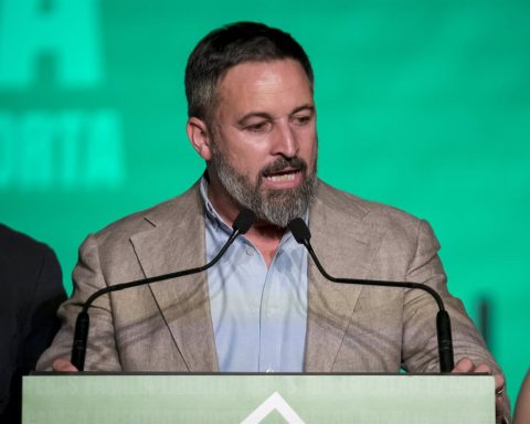 Vox cambia de postura