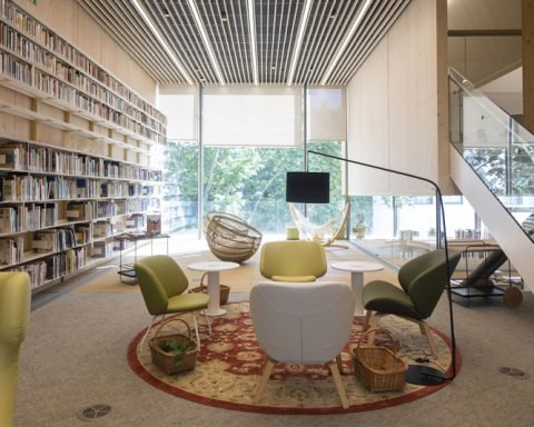 La Biblioteca García Márquez de Barcelona, ubicada en el distrito de Sant Martí, ha sido elegida este lunes como la mejor biblioteca del mundo.