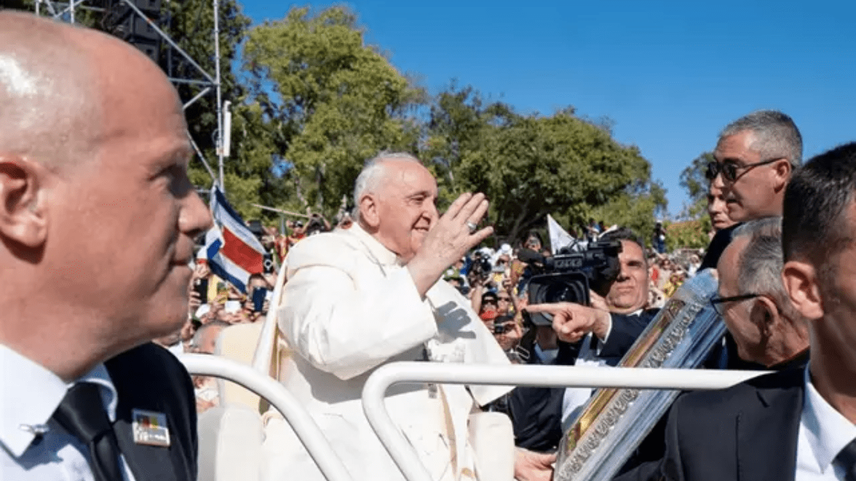 El Papa en el Viacrucis de la JMJ de Lisboa. - JMJ LISBOA 2023