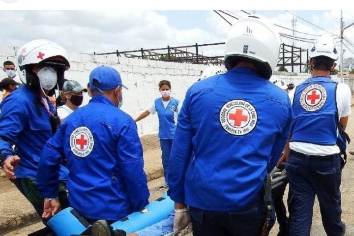 Voluntarios de la Cruz Roja Venezolana. | Fuente: Infobae