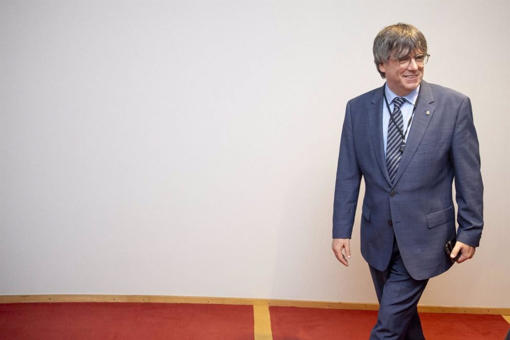 El Constitucional rechaza recurso de Puigdemont