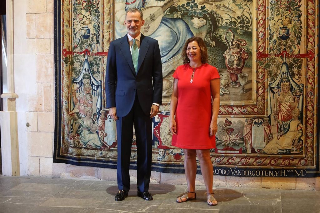 La presidenta del Congreso, Francina Armengol, acudirá este viernes al Palacio de La Moncloa para informar al jefe del Estado.