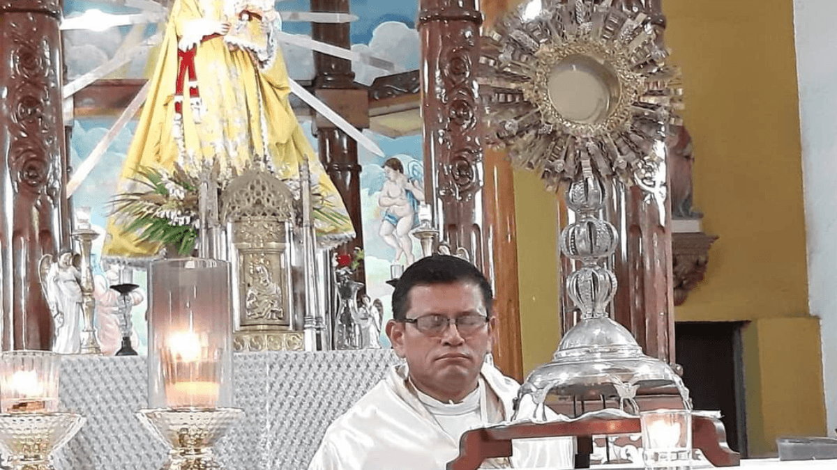 El sacerdote Tomás Sergio Zamora Calderón, en su iglesia de Nicaragua. / Fuente: EP