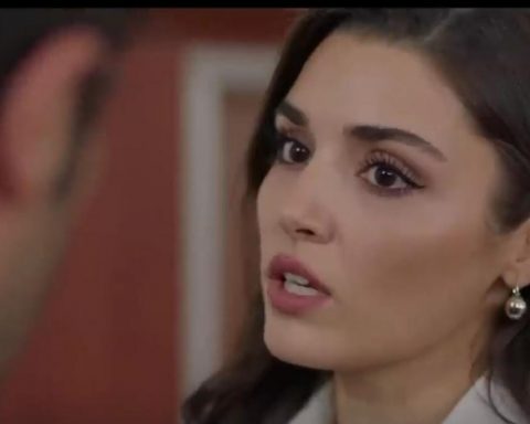 Hande Erçel muestra una parte de Leyla que no habíamos conocido hasta ahora. Se enoja por el comportamiento que está teniendo Kenan. Esto lleva a que Leyla se muestre confundida en algunas escenas.