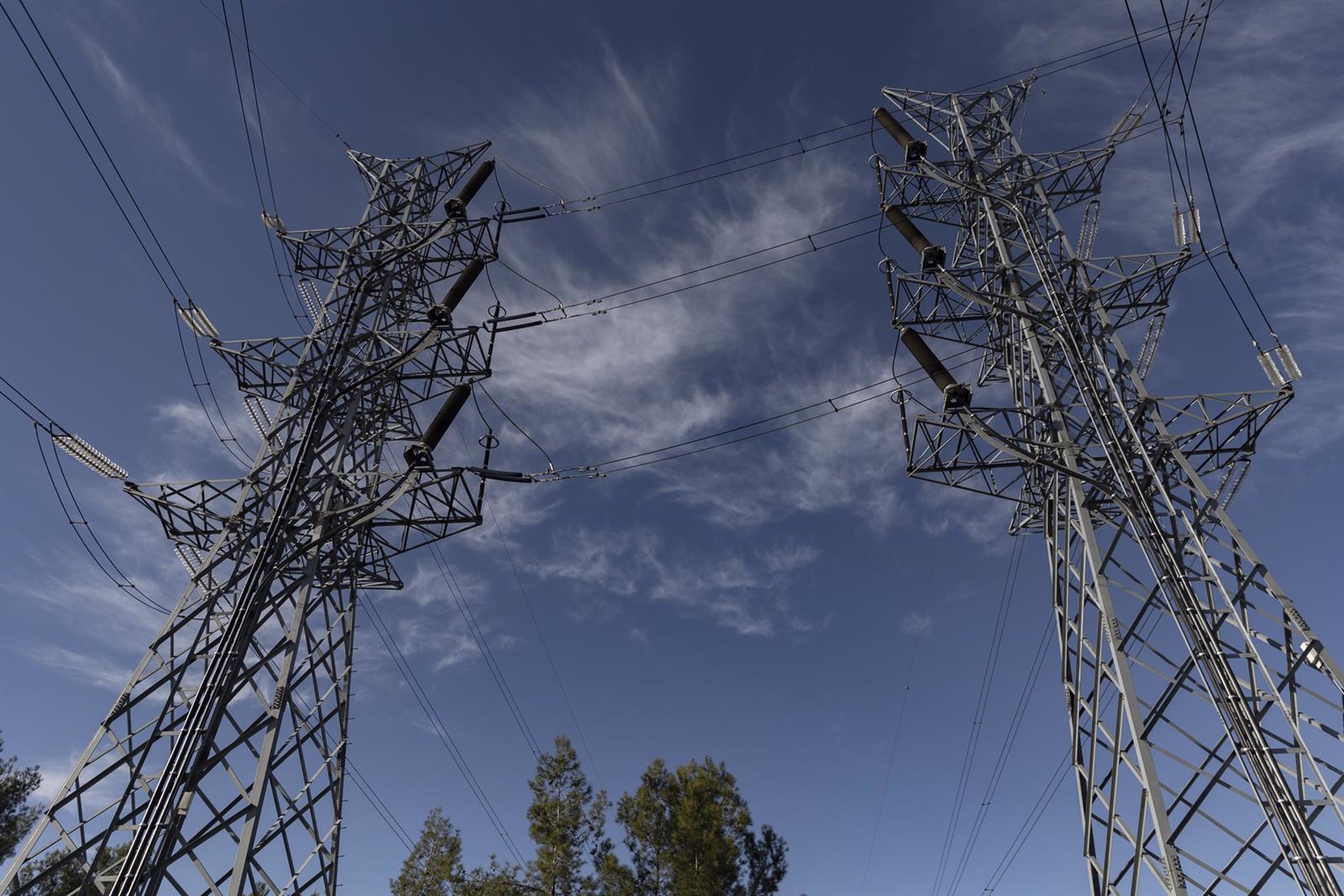 El precio promedio de la luz para los clientes de tarifa regulada vinculados al mercado mayorista subirá este martes, 5 de septiembre.