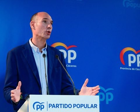 El portavoz del Partido Popular en Extremadura, José Ángel Sánchez Juliá, ha expresado su preocupación por lo que considera una "mala gestión".