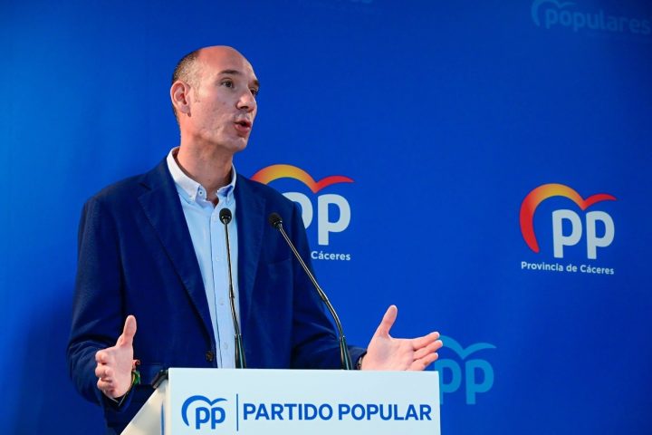 El portavoz del Partido Popular en Extremadura, José Ángel Sánchez Juliá, ha expresado su preocupación por lo que considera una "mala gestión".