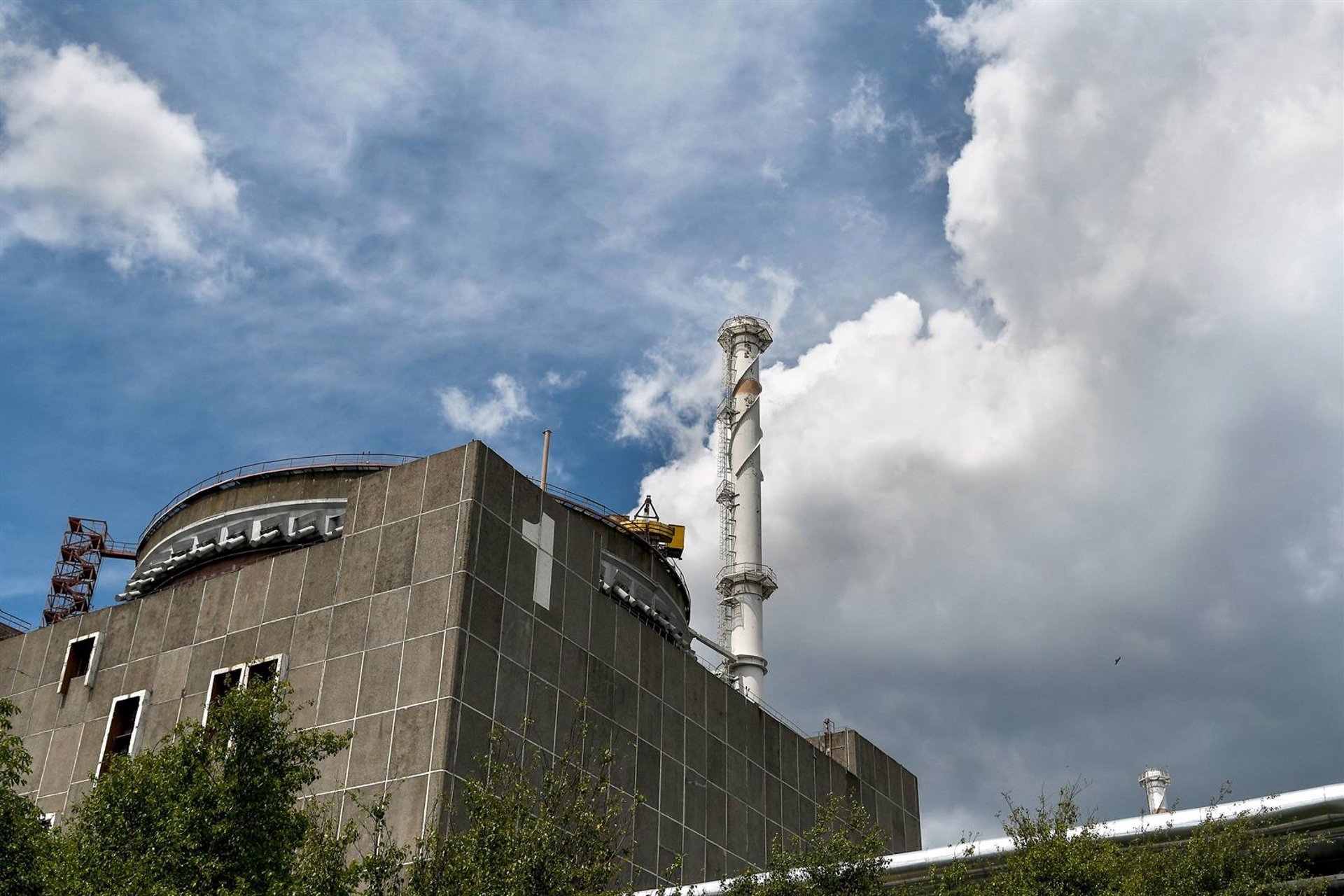 OIEA solicita la retirada de Rusia de la planta nuclear de Zaporiyia.