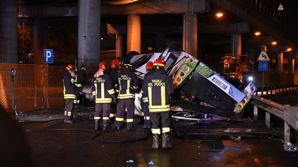 Al menos 21 muertos en Italia en un accidente de autobús cerca de Venecia