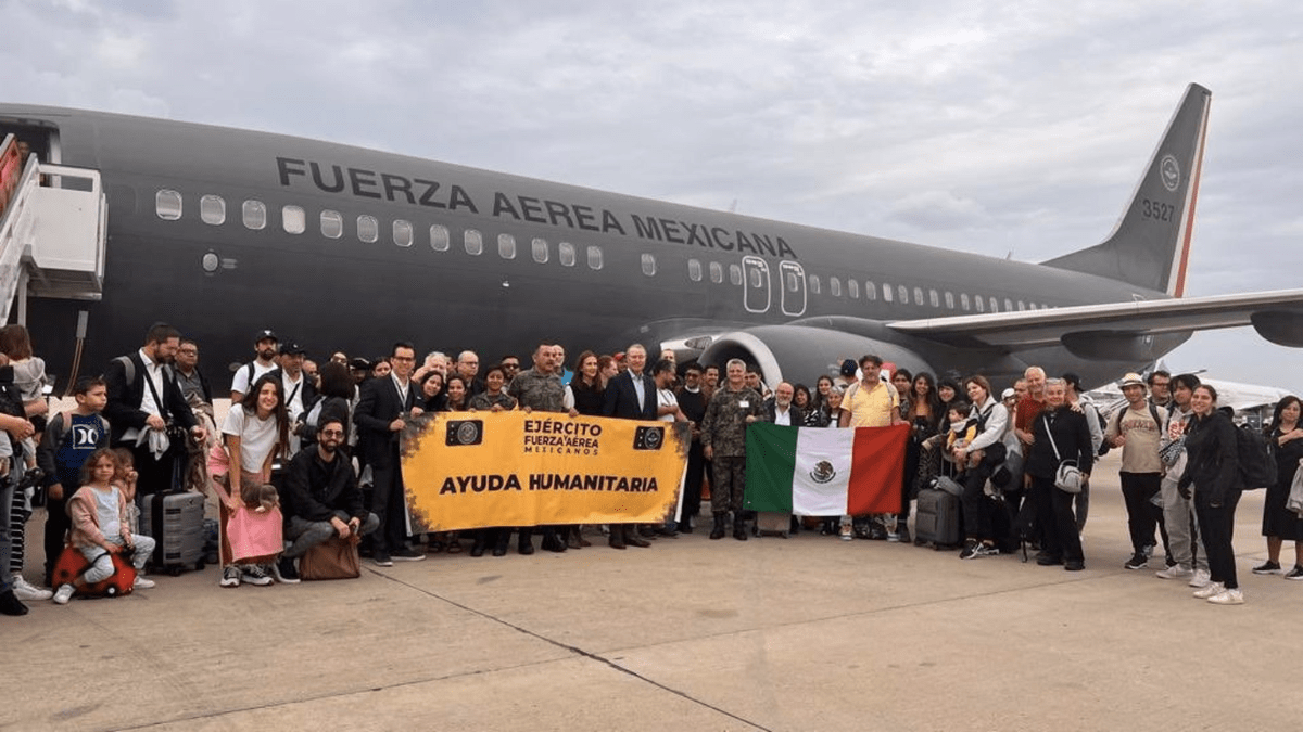 Avion militar con evacuados mexicanos de Israel y los territorios palestinos - MINISTERIO DE EXTERIORES DE MÉXICO