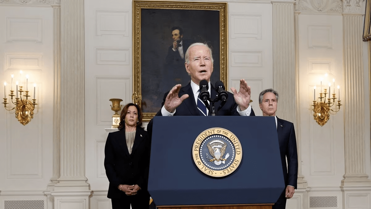 El presidente Biden, acompañado por la vicepresidenta Kamala Harris y el secretario de Estado Antony Blinken