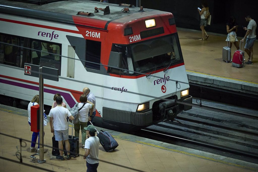 Renfe ha expedido un total de 216,350 abonos gratuitos durante el primer mes del tercer cuatrimestre para viajar en Cercanías.