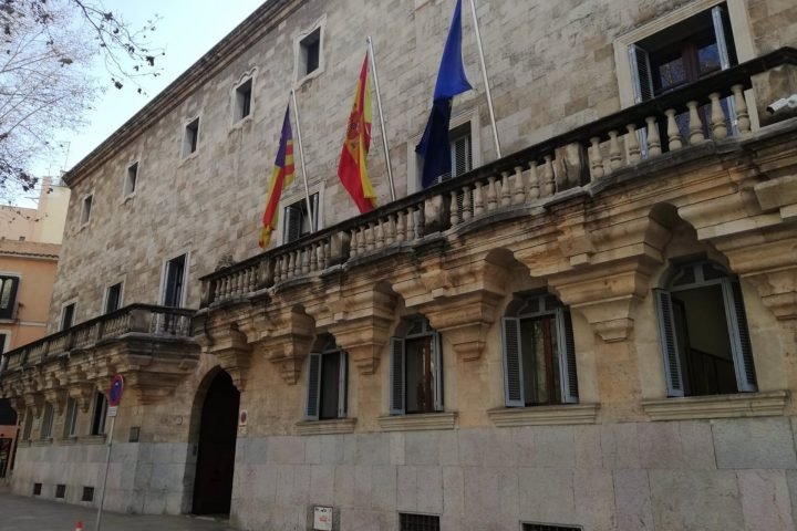 El juicio al anciano que mató a un ladrón que asaltó su casa en Porreres, Palma, se repetirá tras declararse nulo el veredicto.