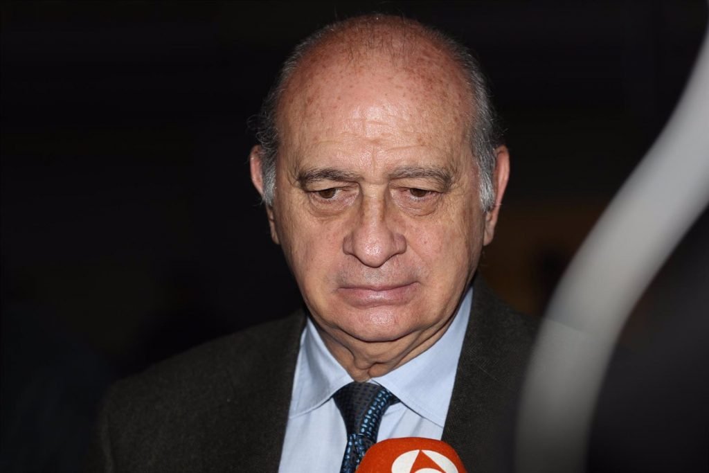 El juez dicta auto oral once días antes de tomar declaraciones por los nuevos audios que incriminan a la exsecretaria general del PP.