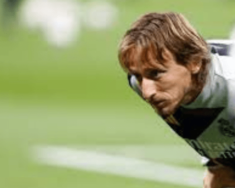 Luka Modric, el centrocampista del Real Madrid, se pierde el duelo de este miércoles ante el Nápoles italiano, correspondiente a la quinta jornada.