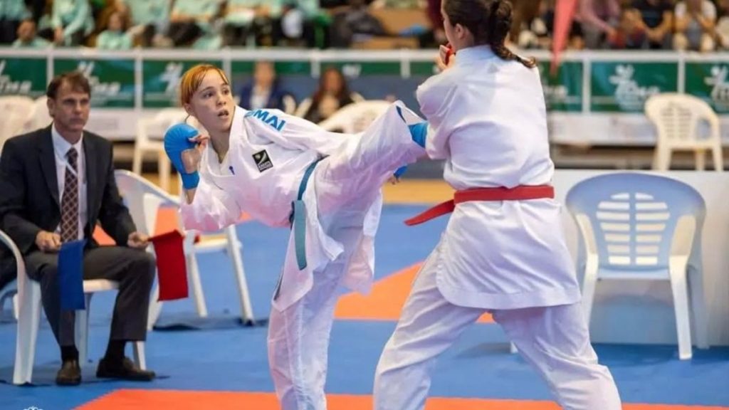 La karateca almeriense Aitana Cano se alza con el oro en el Campeonato de España Junior