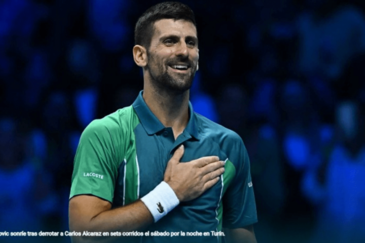 Novak Djokovic demostró una vez más su capacidad para superar desafíos al clasificarse para la final de las Nitto ATP Finals.