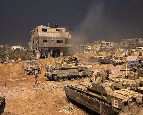 Carros de combate del Ejército de Israel durante la ofensiva contra la Franja de Gaza