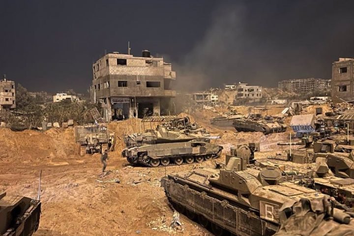 Carros de combate del Ejército de Israel durante la ofensiva contra la Franja de Gaza