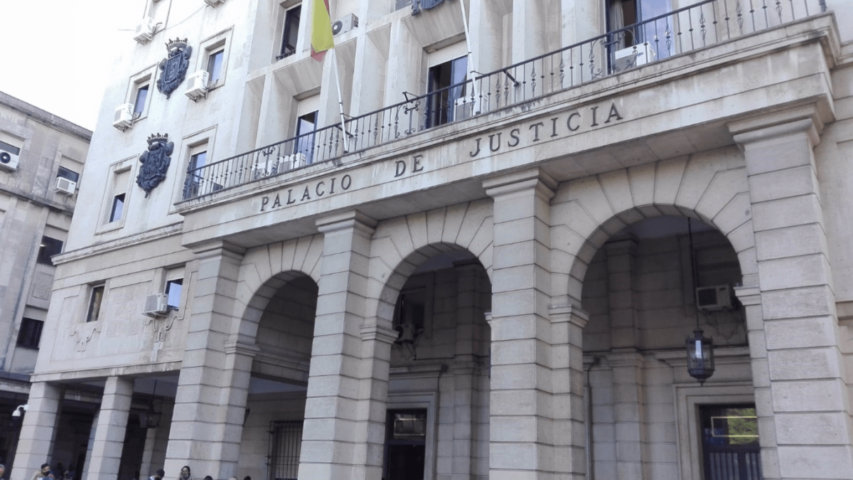 La Audiencia de Sevilla inicia el 12 de enero de 2024 el juicio contra un hombre acusado de presuntamente de dejar morir a su madre enferma.