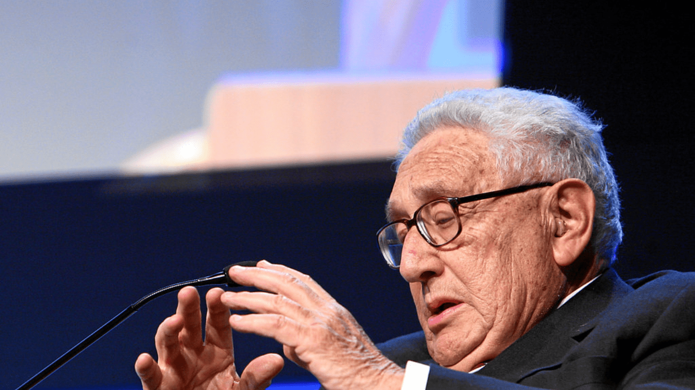 Henry Kissinger, el Marco Polo del siglo pasado que descubrió a Deng Xiaoping -cuando aún mandaba Mao, ha fallecido.