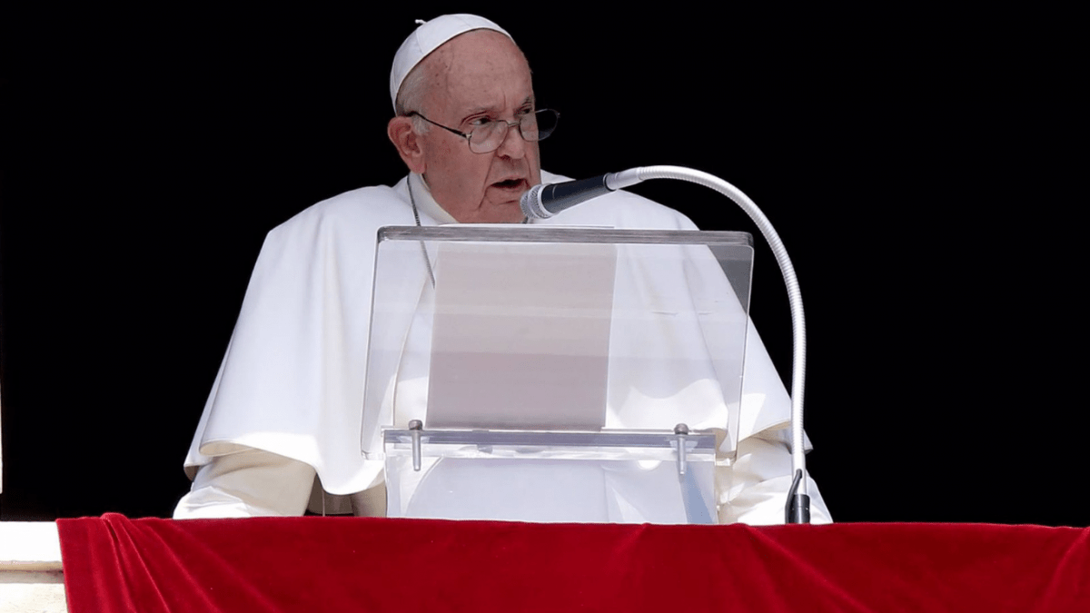 El Vaticano aclara que el Pontífice seguirá a disposición de la cumbre en los debates que tendrán lugar en los próximos días
