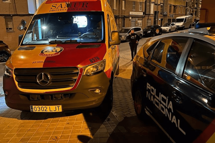 Una mujer de 48 años en estado grave tras ser agredida con arma blanca la noche de este viernes en el barrio madrileños de San Blas.