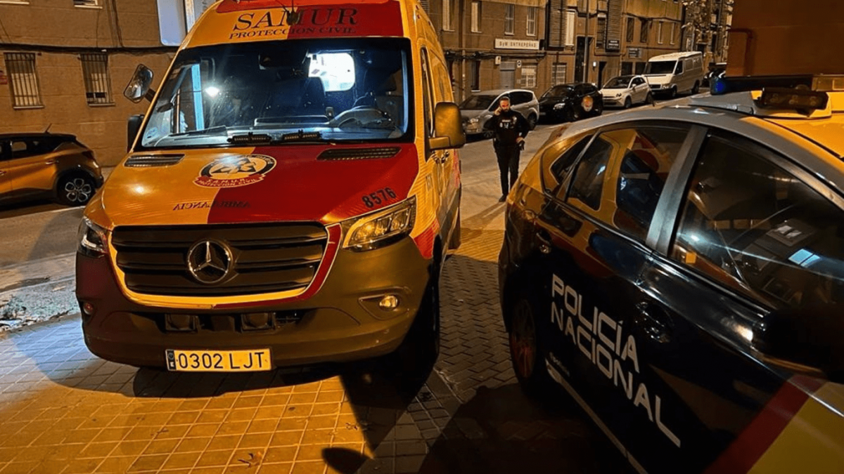 Una mujer de 48 años en estado grave tras ser agredida con arma blanca la noche de este viernes en el barrio madrileños de San Blas.