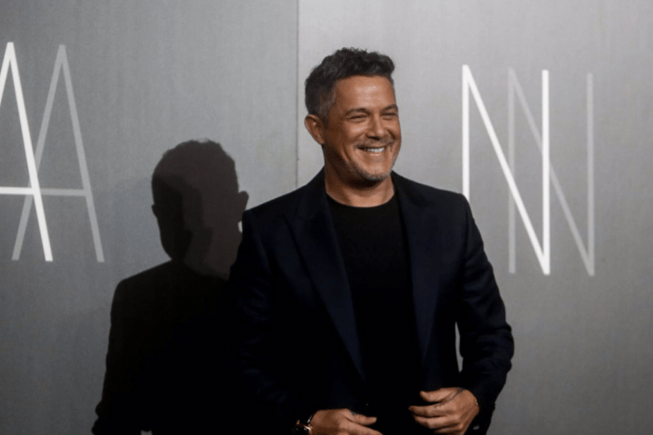 Alejandro Sanz celebra su 55 cumpleaños acompañado de artistas como Manuel Carrasco, Pablo López y Niña Pastori