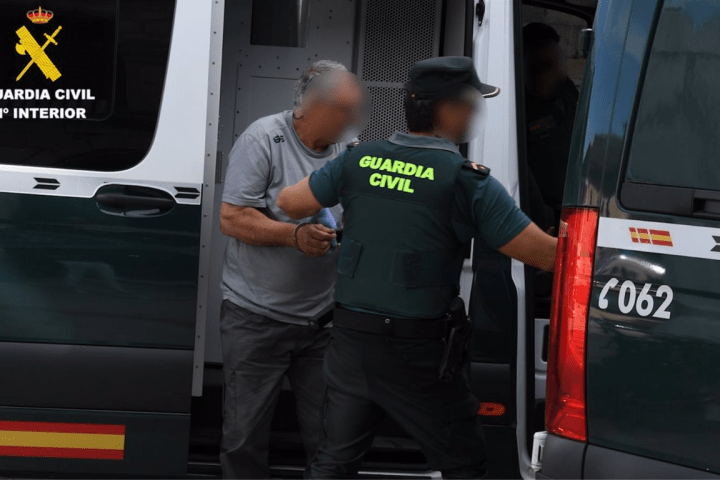 La Guardia Civil, en colaboración con la Policía Judiciaria de Portugal, detiene a tres ciudadanos portugueses.
