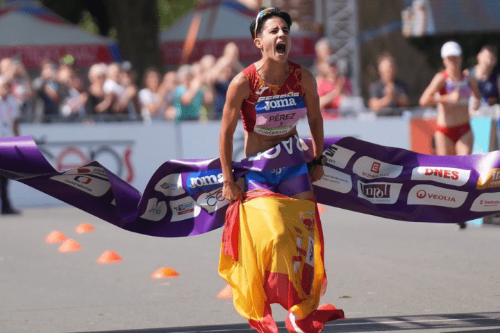 María Pérez, la doble oro mundial en los 20 y los 35 kilómetros marcha, pide "mucho respeto" para para esta disciplina.