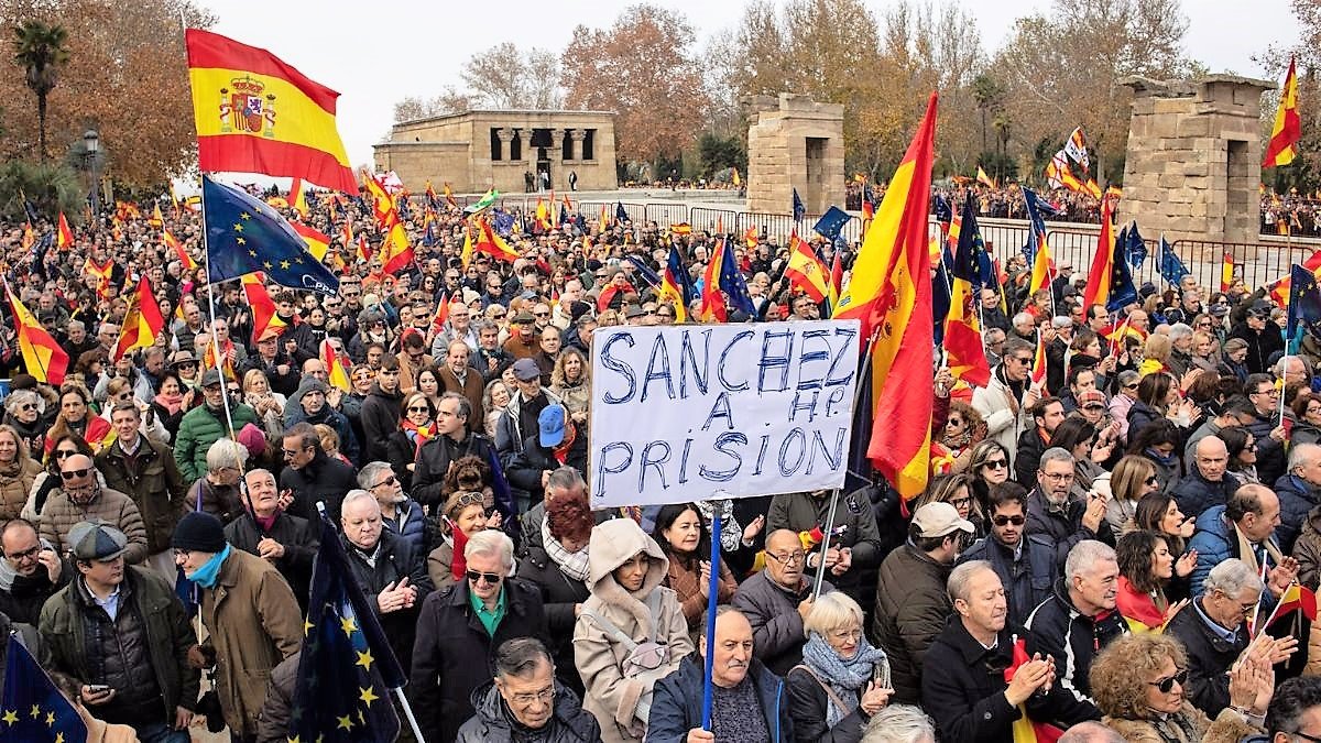 Las protestas contra Pedro Sánchez llenan otra vez la calle