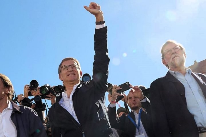 El PP se concentra en la Plaza de España