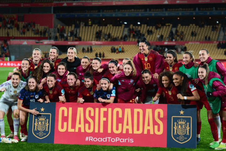 Selección femenina triunfa y se clasifica para París