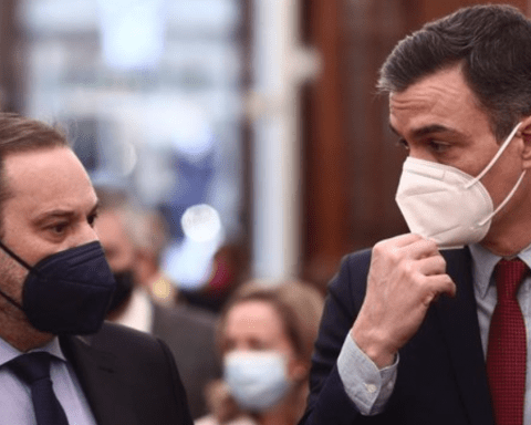 Ábalos Sánchez mascarillas juntos y a pies juntillas