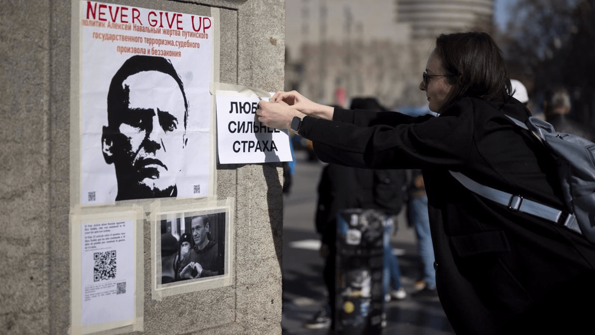 Homenaje a Alexei Navalni en Barcelona - Lorena Sopêna - Europa Press