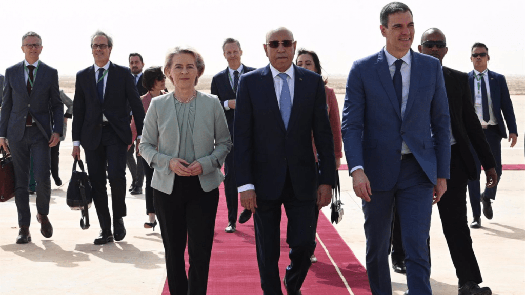 Pedro Sánchez con Úrsulo von der Layen y el Mauritania s