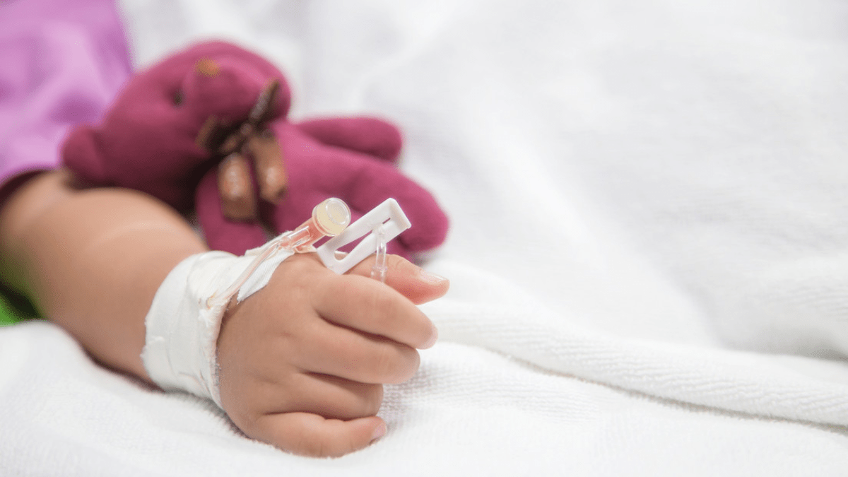 Bebé por malos tratos está adoptada. Pero aún en el hospital