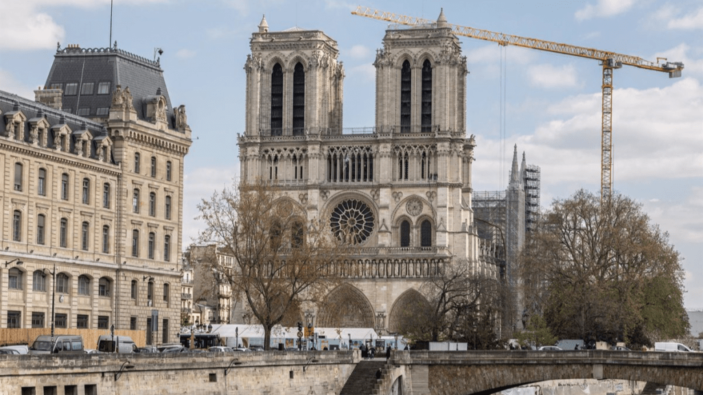 Notre Dame acelera las obras y quita los andamios - reconstrucción.