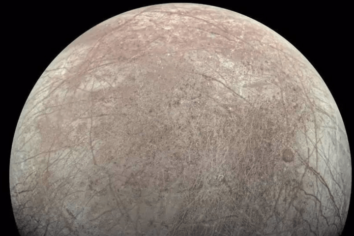 Luna Europa captada por la misión Juno